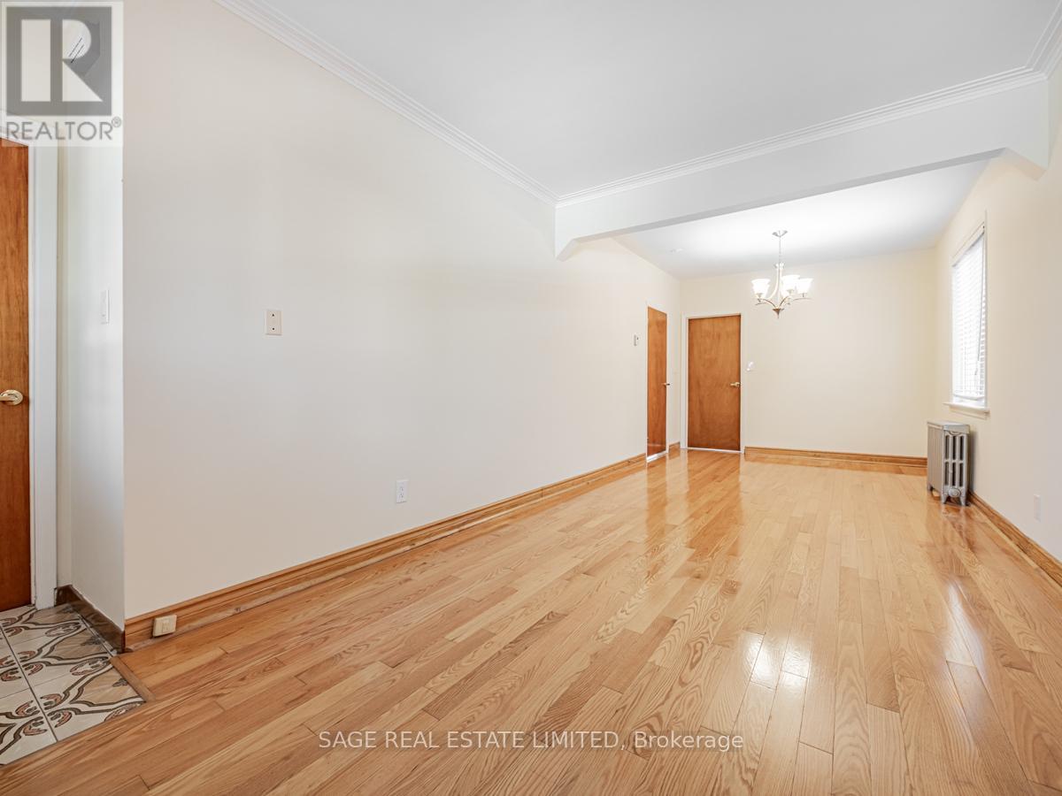 179 Livingstone Avenue, Toronto, Ontario  M6E 2L9 - Photo 7 - W12661532