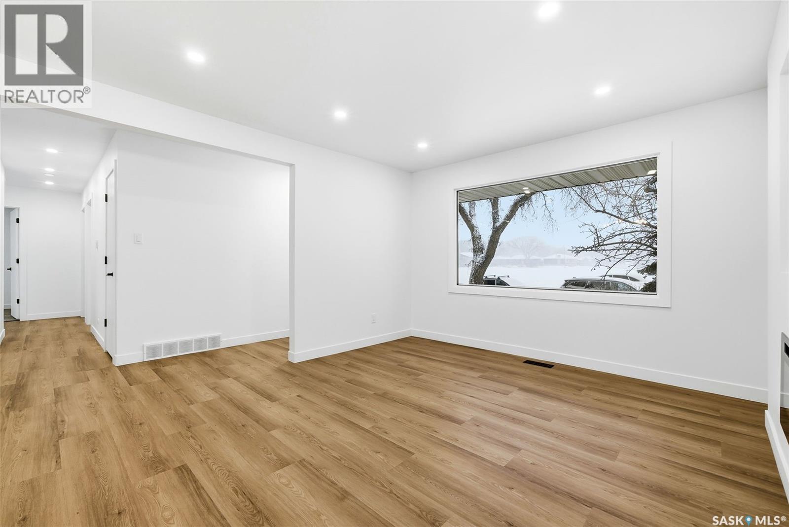 732 Empress Street, Regina, Saskatchewan  S4T 5C8 - Photo 3 - SK026196