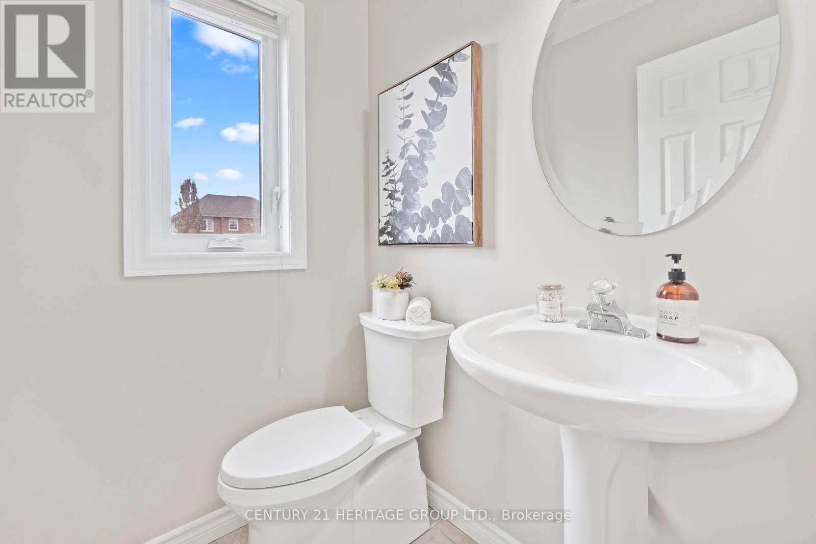 205 Braithwaite Avenue, Hamilton, Ontario  L9G 5A6 - Photo 9 - X12661428