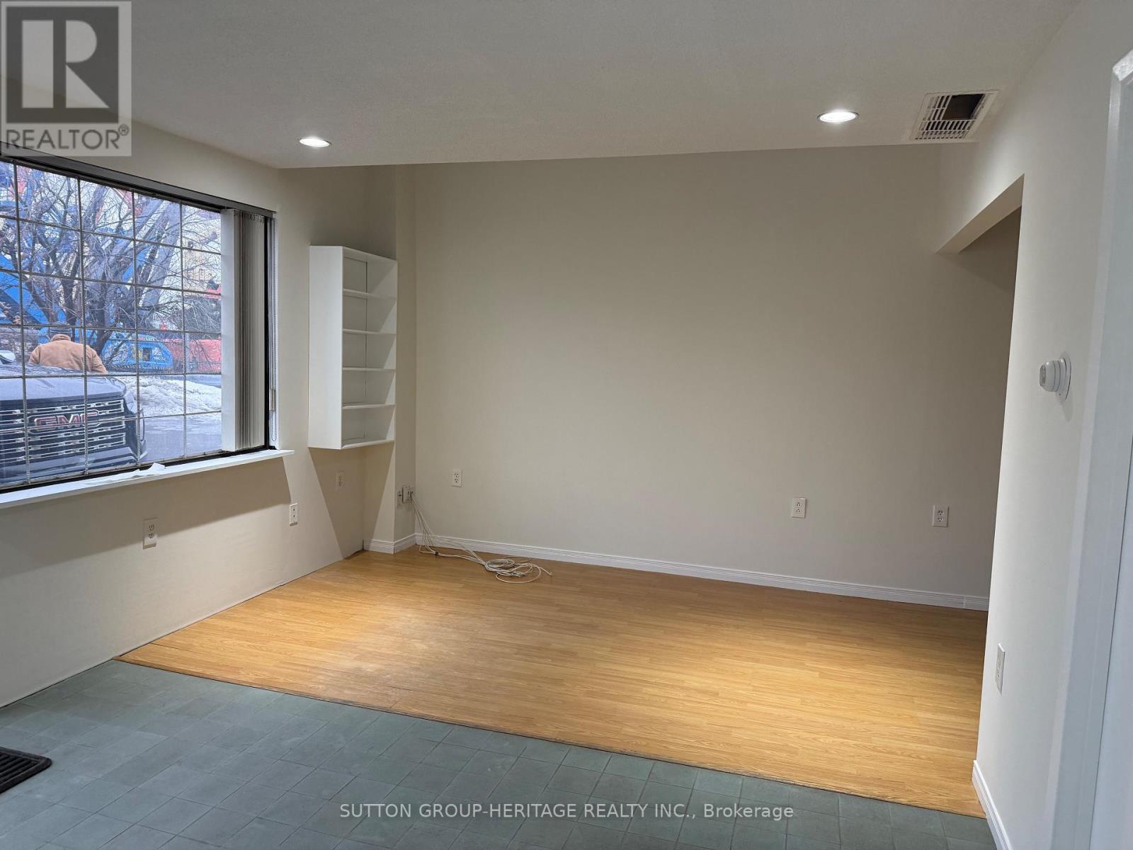 8 - 38 A Bigwin Road, Hamilton, Ontario  L8W 3R4 - Photo 3 - X12661444