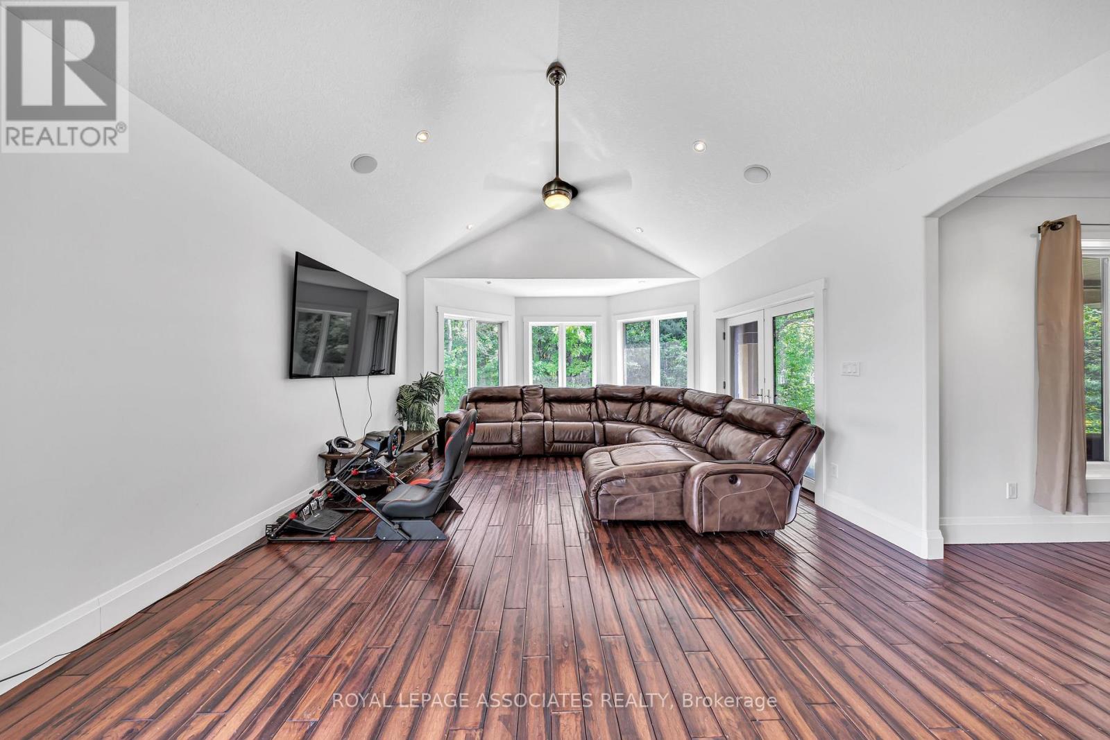 21 Old Mill Road, Brant, Ontario  N0J 1V0 - Photo 16 - X12661446