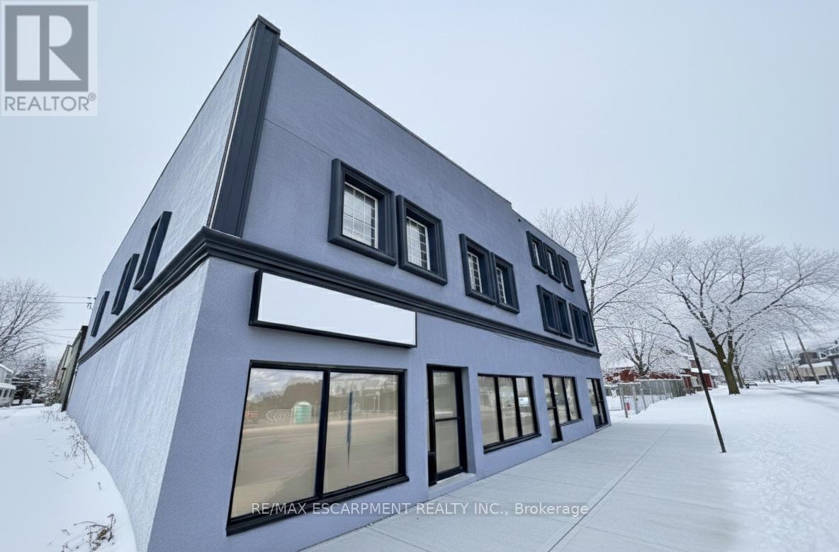 1068 Barton Street E, Hamilton (Crown Point), Ontario  L8L 3E6 - Photo 2 - X12661498