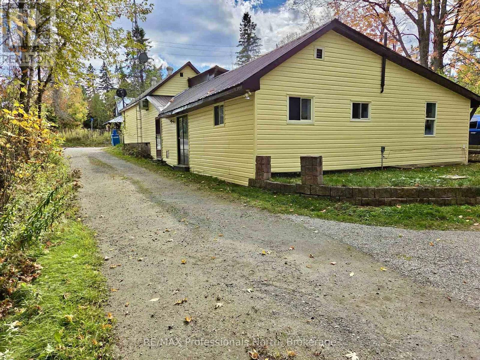 1281 Kashagawigamog Lake Road, Minden Hills, Ontario  K0M 2K0 - Photo 2 - X12661560