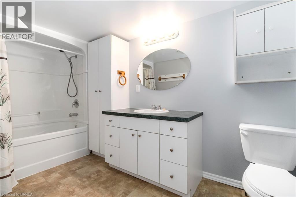 99 Dundas Street, Brantford, Ontario  N3R 1S4 - Photo 15 - 40776571