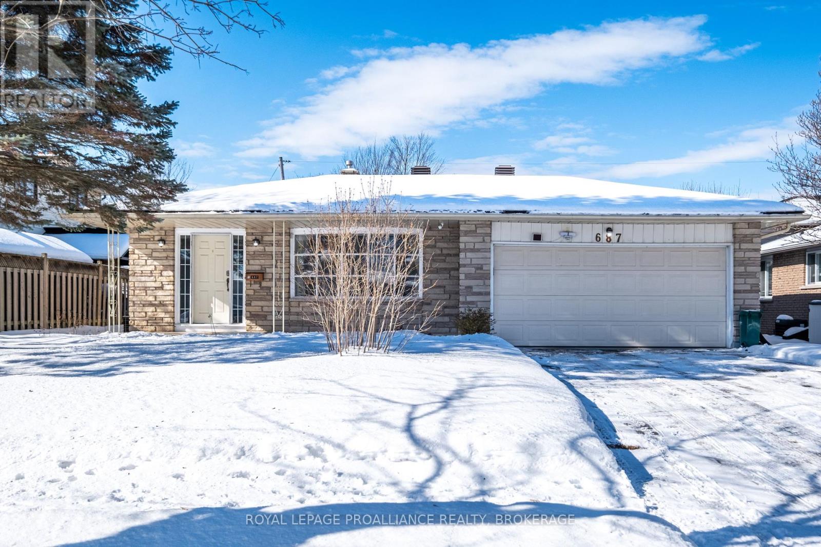 687 Harrow Place, Kingston, Ontario  K7M 5M1 - Photo 2 - X12661688