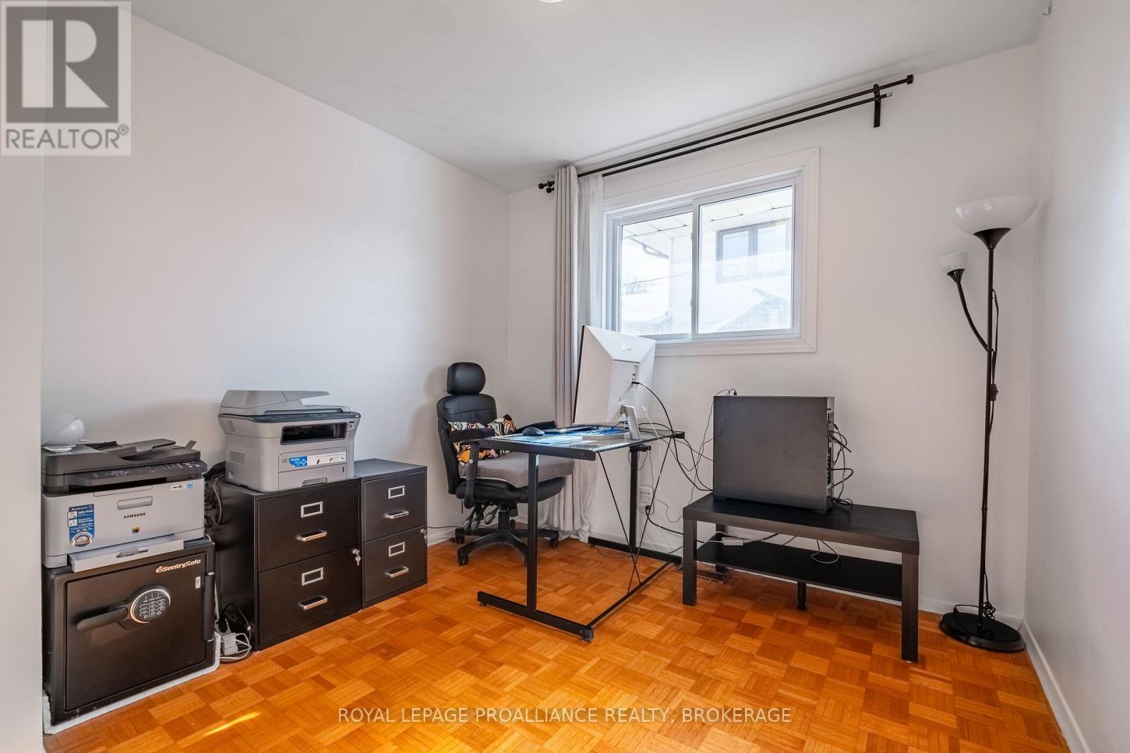 687 Harrow Place, Kingston, Ontario  K7M 5M1 - Photo 22 - X12661688