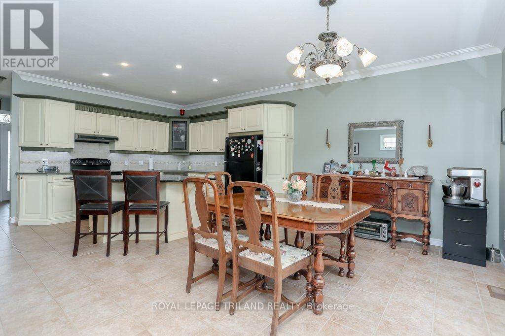 14 Poplar Street, Dutton/dunwich (Wallacetown), Ontario  N0L 2M0 - Photo 11 - X12661570