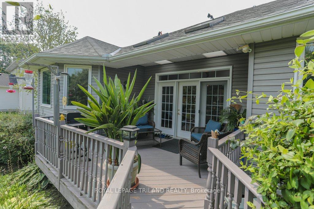 14 Poplar Street, Dutton/dunwich (Wallacetown), Ontario  N0L 2M0 - Photo 31 - X12661570