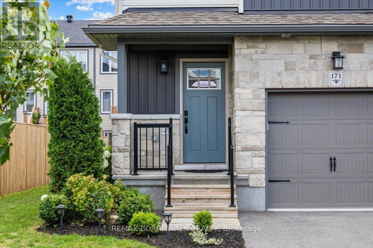 171 Ferrara Drive, Smiths Falls, Ontario  K7A 0A2 - Photo 2 - X12661626