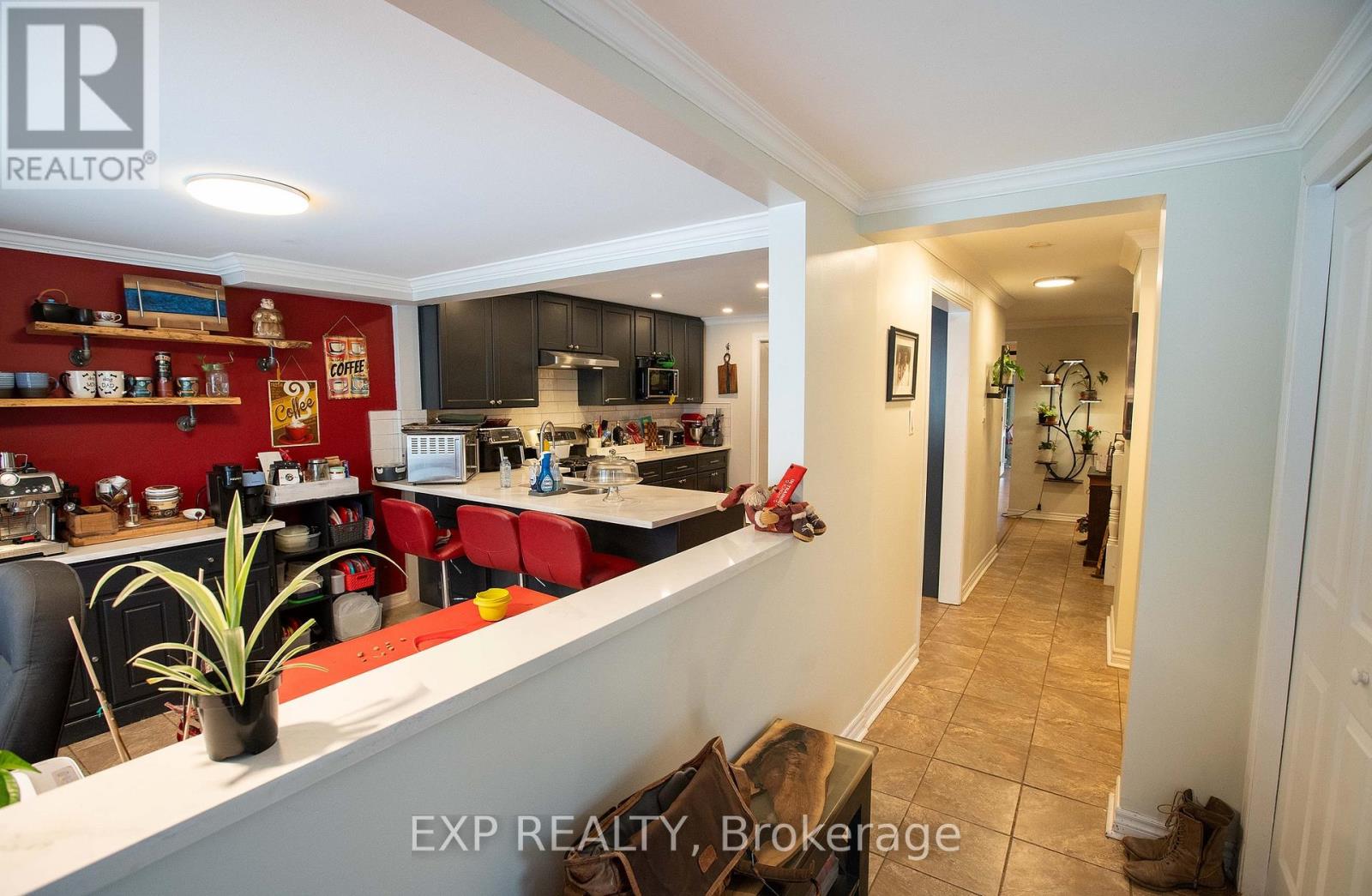 1108 Grenoble Crescent, Ottawa, Ontario  K1C 2C6 - Photo 3 - X12661682