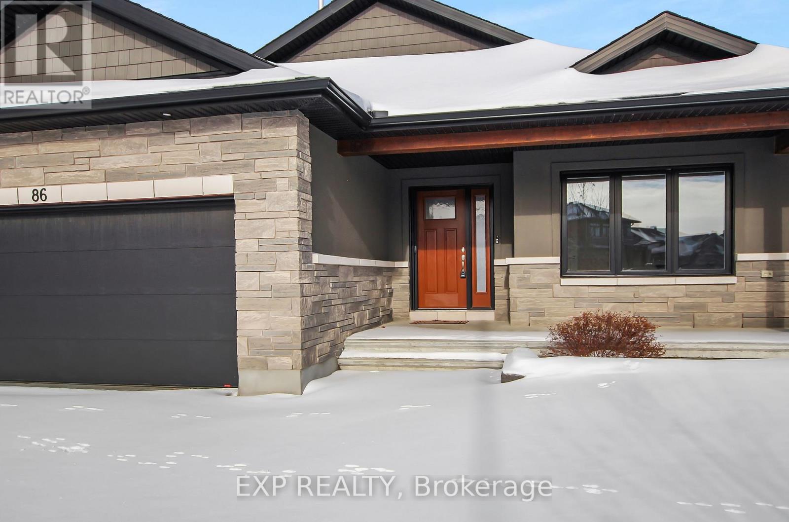 86 Horton Street, Mississippi Mills, Ontario  K0A 1A0 - Photo 3 - X12661704