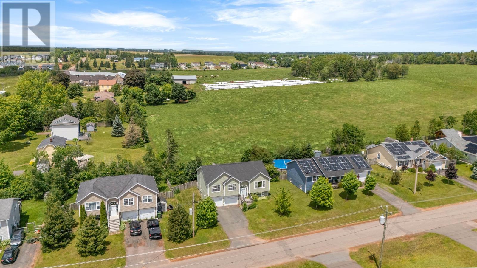 11 Parent Street, Charlottetown, Prince Edward Island  C1C 1R3 - Photo 2 - 202600146