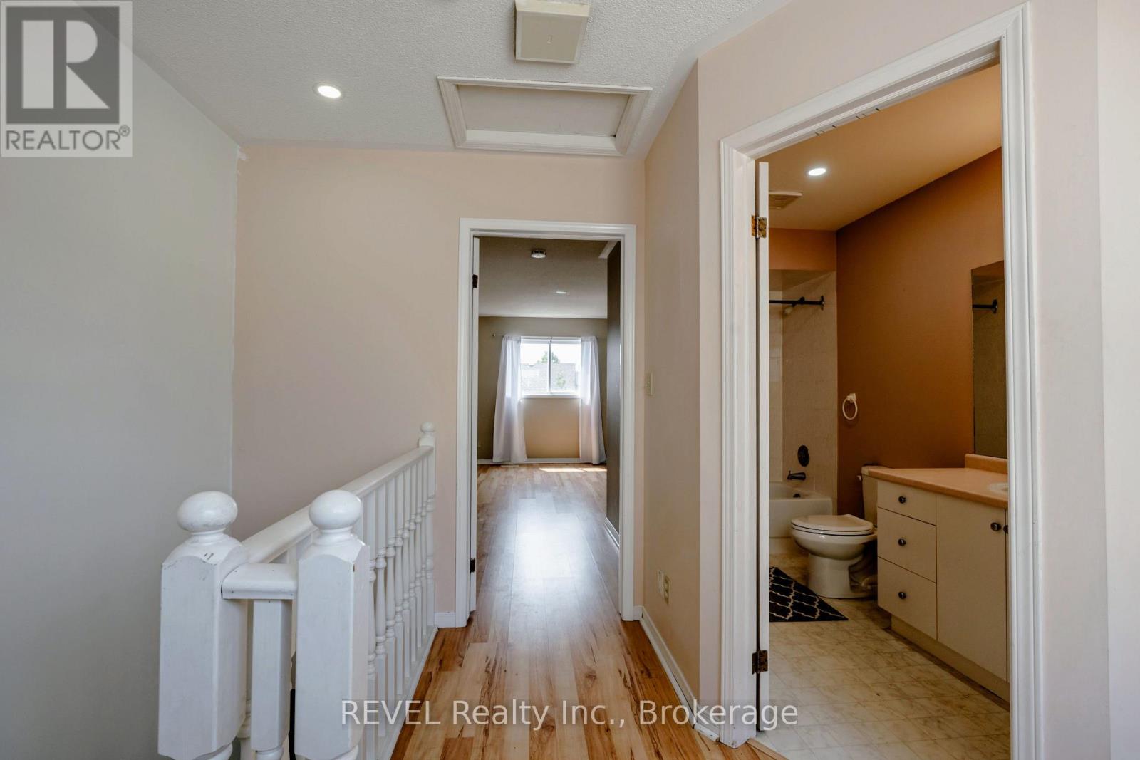 35 Summers Drive, Thorold, Ontario  L2V 4Z9 - Photo 9 - X12661612