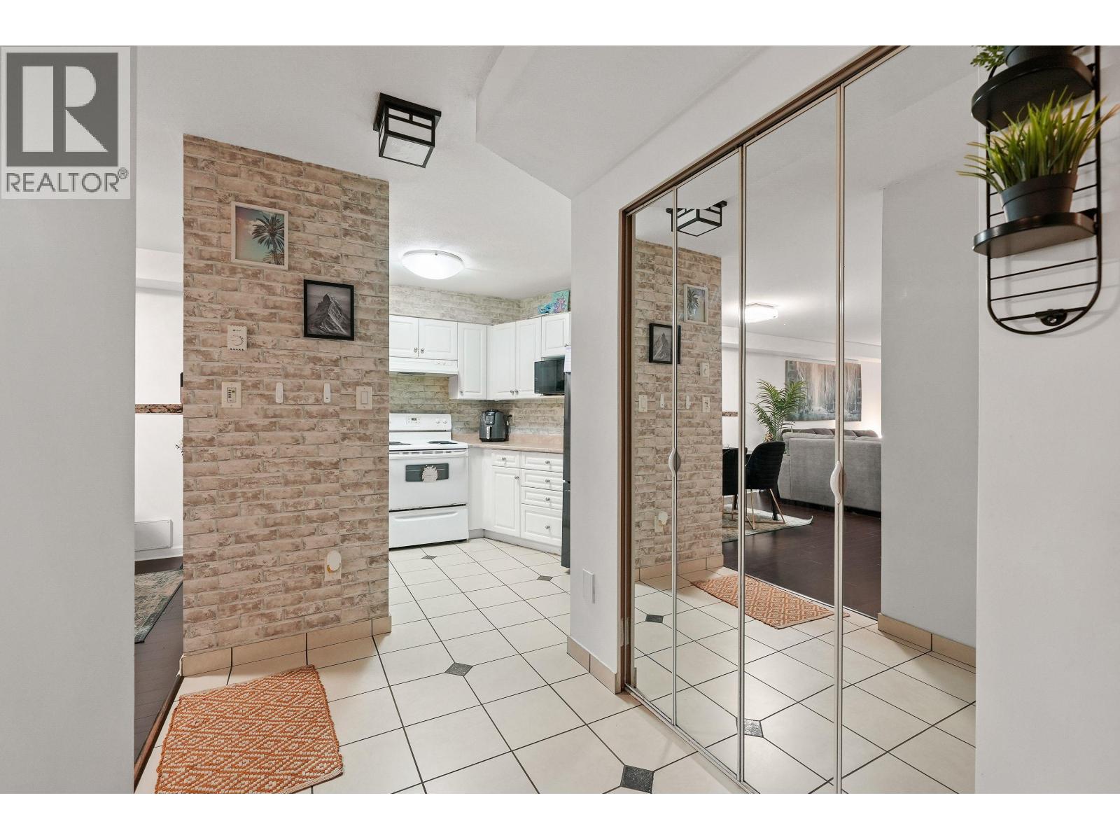 2 1383 Brunette Avenue, Coquitlam, British Columbia  V3K 1G6 - Photo 12 - R3075677