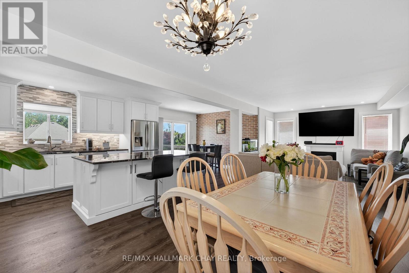 3159 Bass Lake Side Road E, Orillia, Ontario  L3V 6H2 - Photo 7 - S12461678