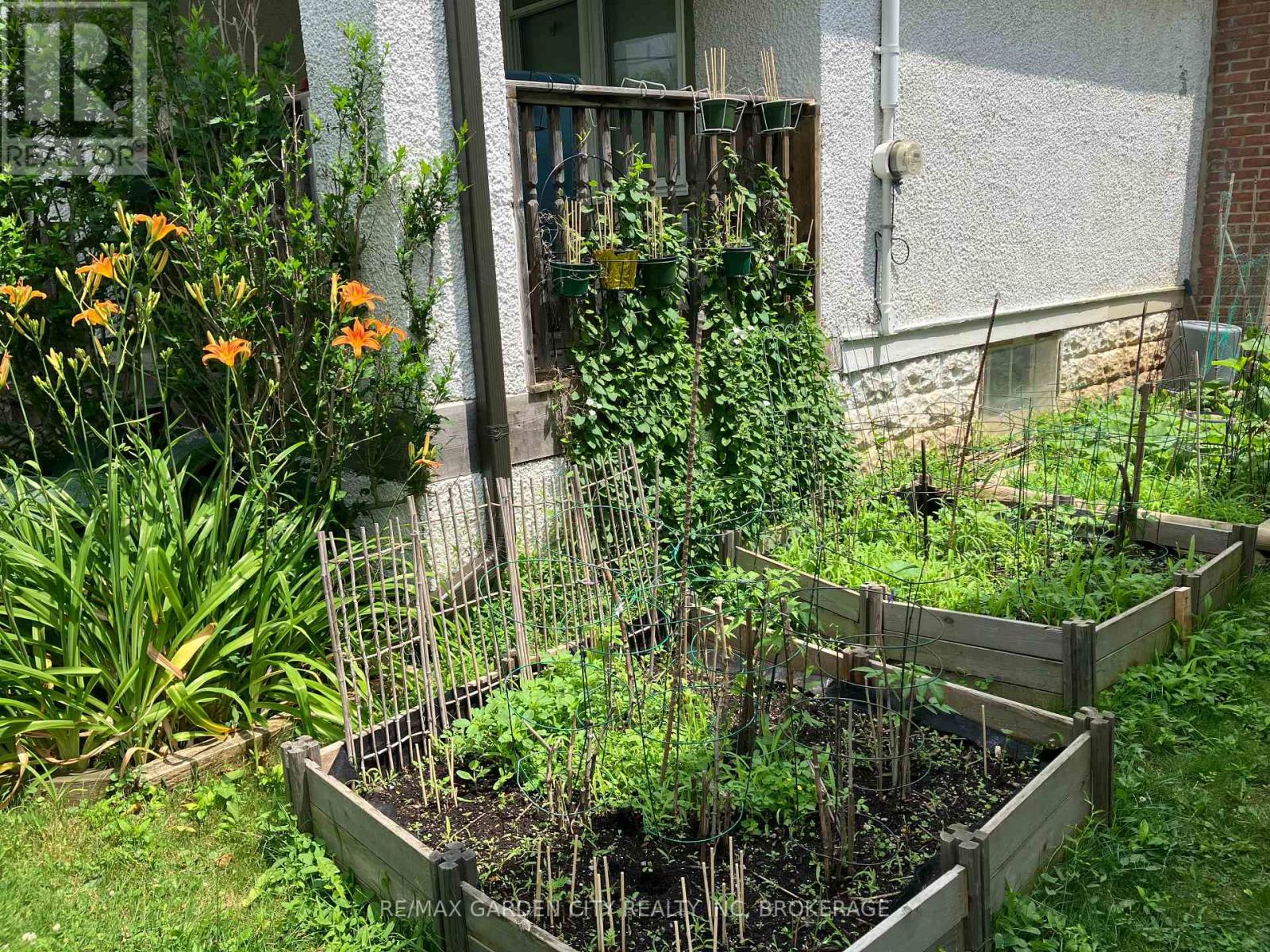 16 Ida Street, St. Catharines, Ontario  L2R 3X4 - Photo 28 - X12485392