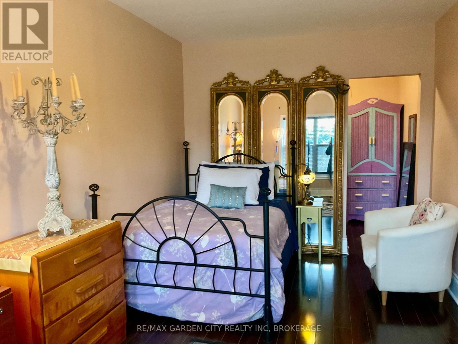 16 Ida Street, St. Catharines, Ontario  L2R 3X4 - Photo 14 - X12485392