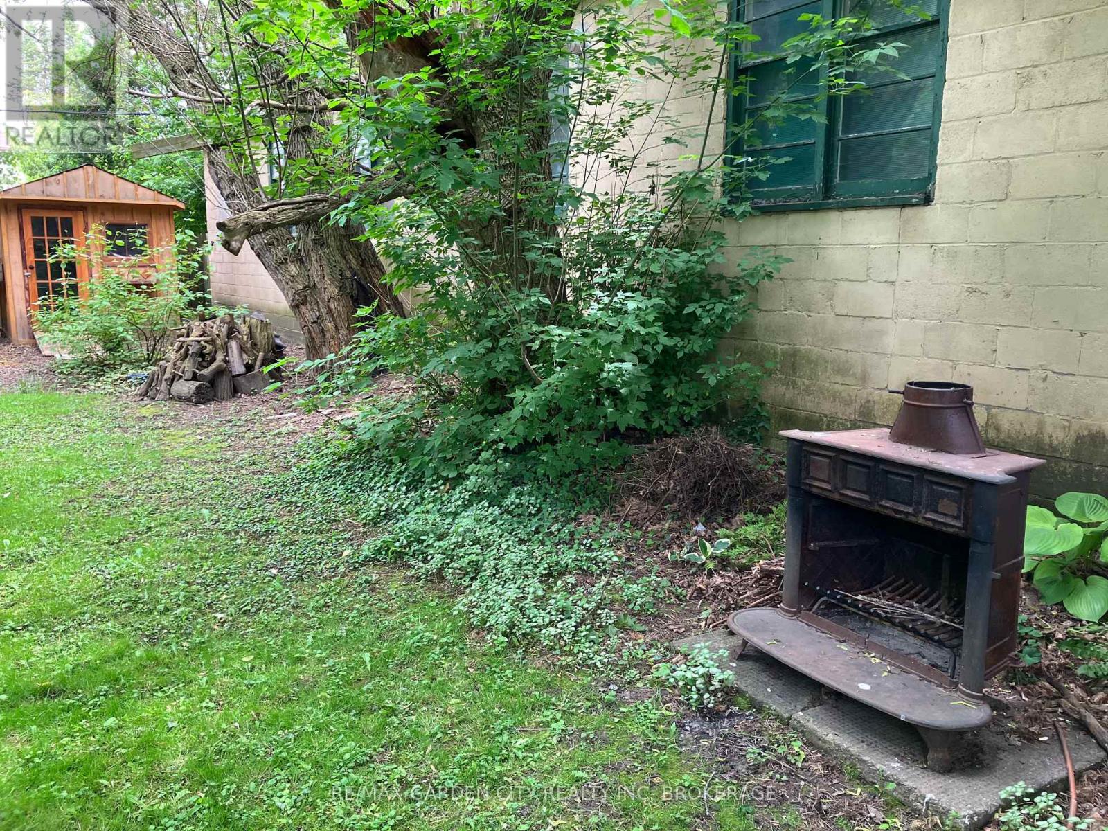 16 Ida Street, St. Catharines, Ontario  L2R 3X4 - Photo 25 - X12485392