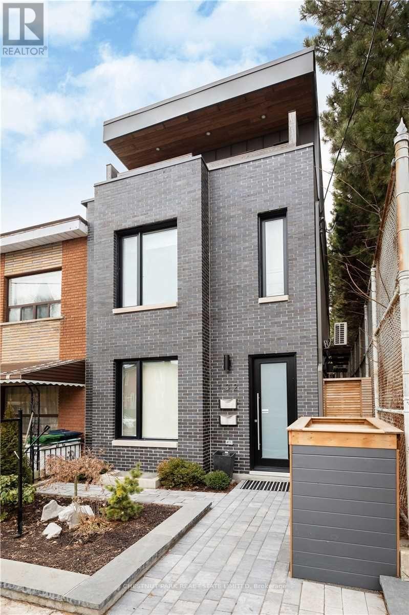 C - 132 SHAW STREET, Toronto, Ontario