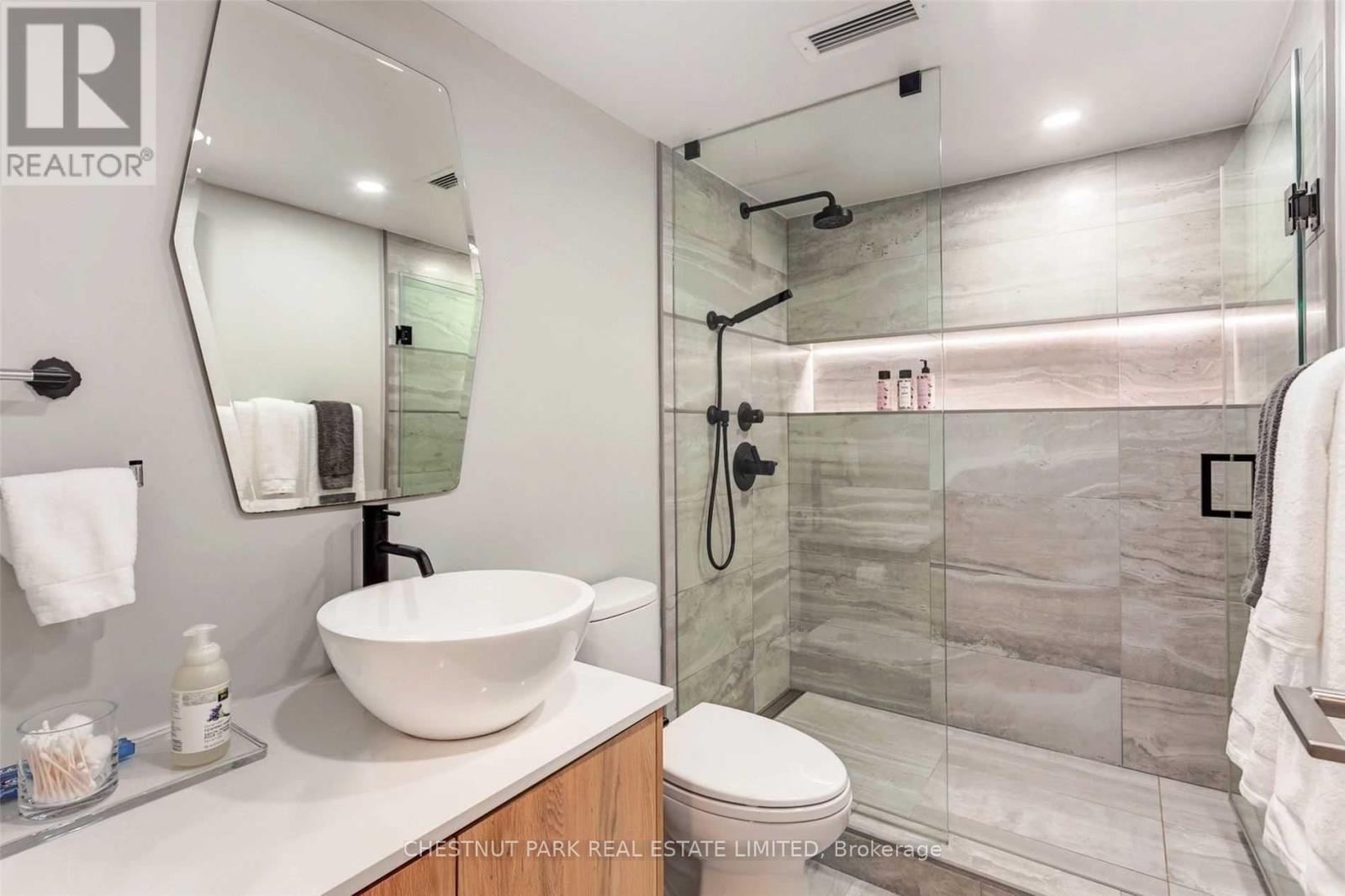 C - 132 Shaw Street, Toronto, Ontario  M6J 2W5 - Photo 6 - C12661578