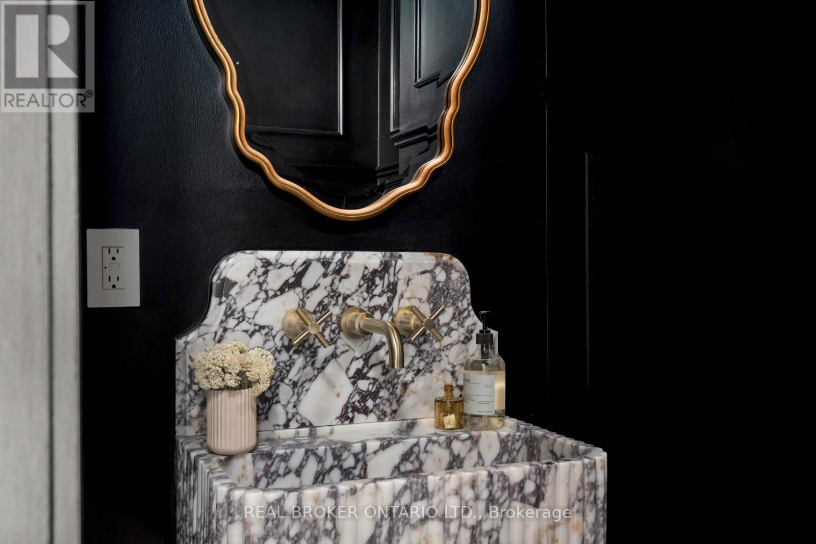 256 Major Street, Toronto, Ontario  M5S 2L6 - Photo 12 - C12661596