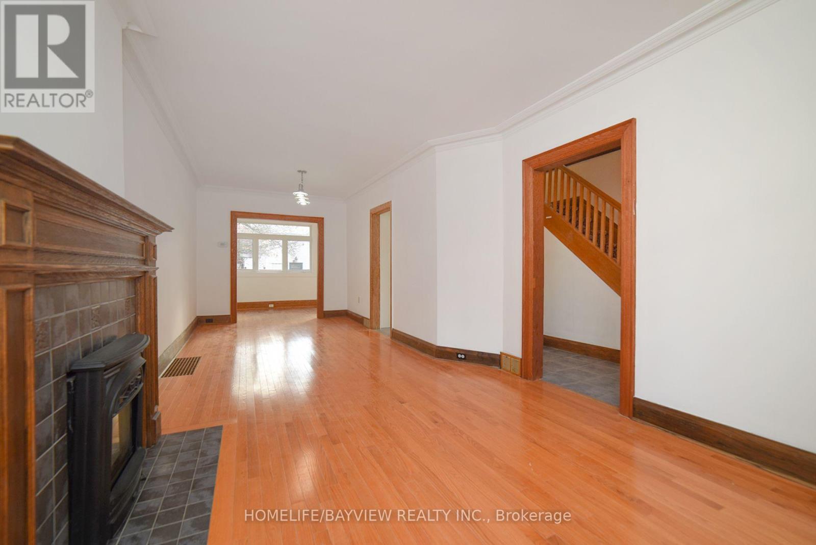 27 Cranbrooke Avenue, Toronto, Ontario  M5M 1M3 - Photo 3 - C12661738