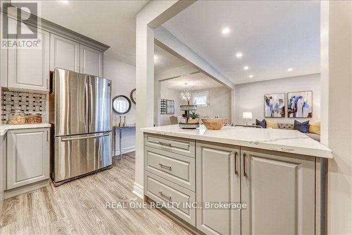 164 Ellington Drive, Toronto, Ontario  M1R 3Y3 - Photo 4 - E12661694