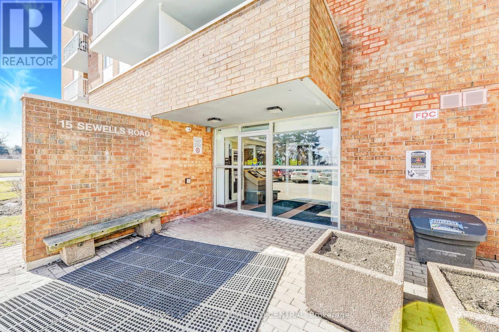 207 - 15 SEWELLS ROAD, Toronto, Ontario