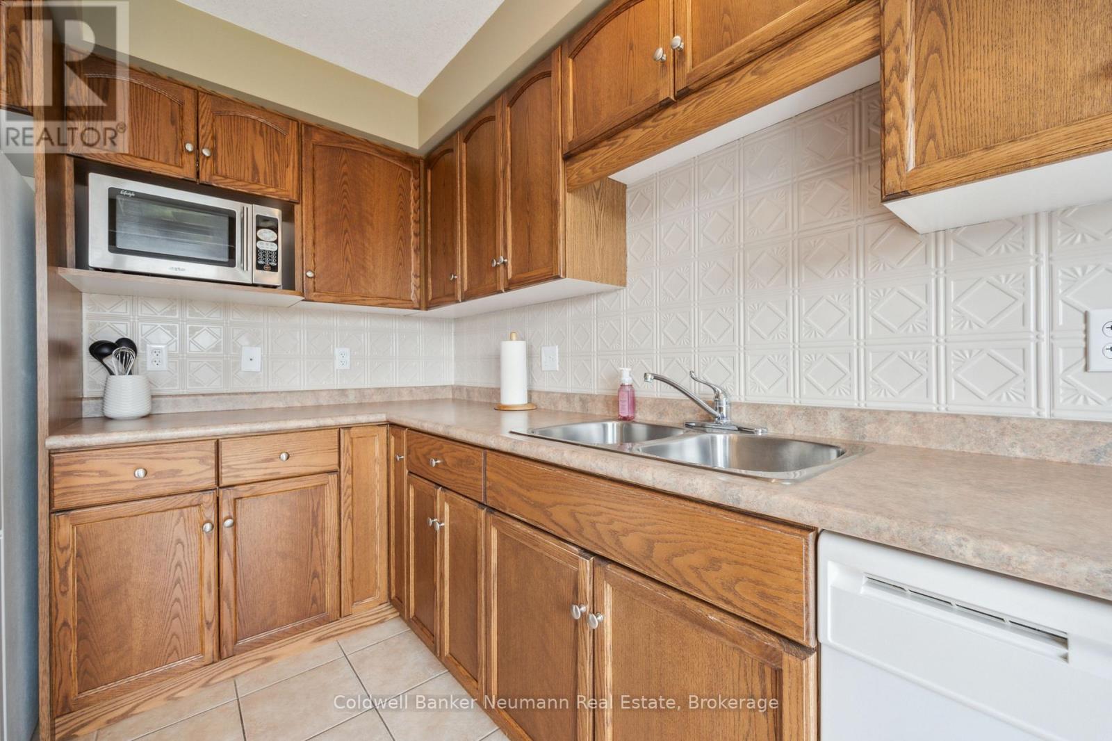 60 Hasler Crescent, Guelph, Ontario  N1L 0A3 - Photo 16 - X12660938