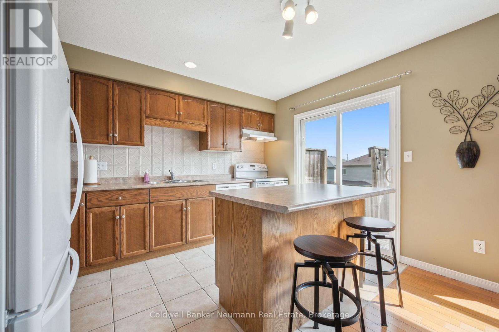 60 Hasler Crescent, Guelph, Ontario  N1L 0A3 - Photo 13 - X12660938