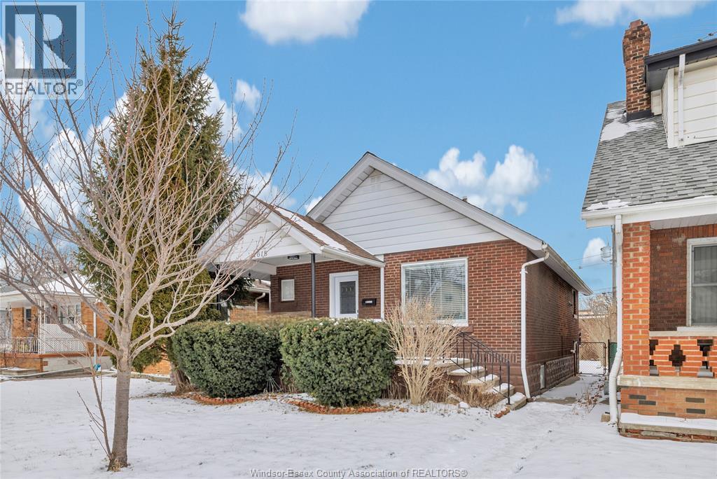 1618 Moy Avenue, Windsor, Ontario N8X 3J8 - Photo 2 - 26000125