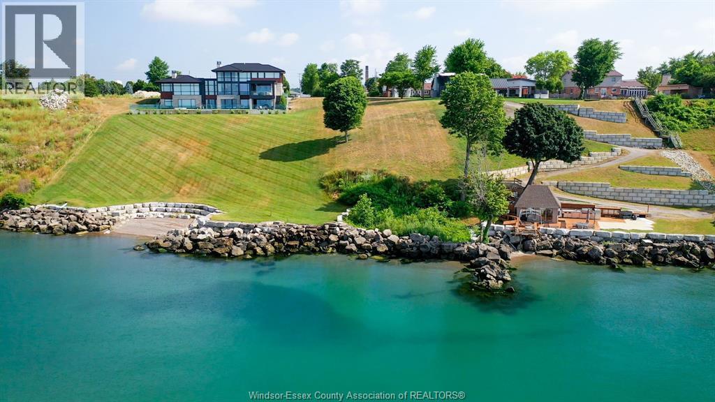 MLS# 26000122: 366 SEACLIFF DRIVE West, Leamington, Canada