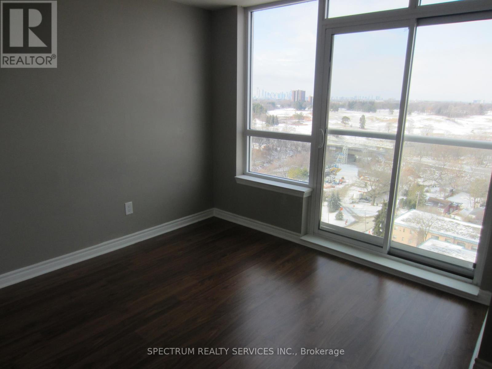 1307 - 3865 Lake Shore Boulevard W, Toronto, Ontario  M8W 1R4 - Photo 9 - W12584502