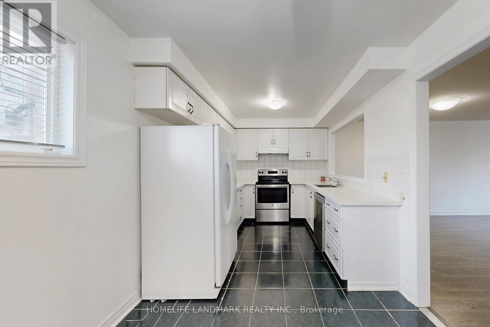 108 Sunway Square, Markham, Ontario  L3P 7X6 - Photo 10 - N12661600