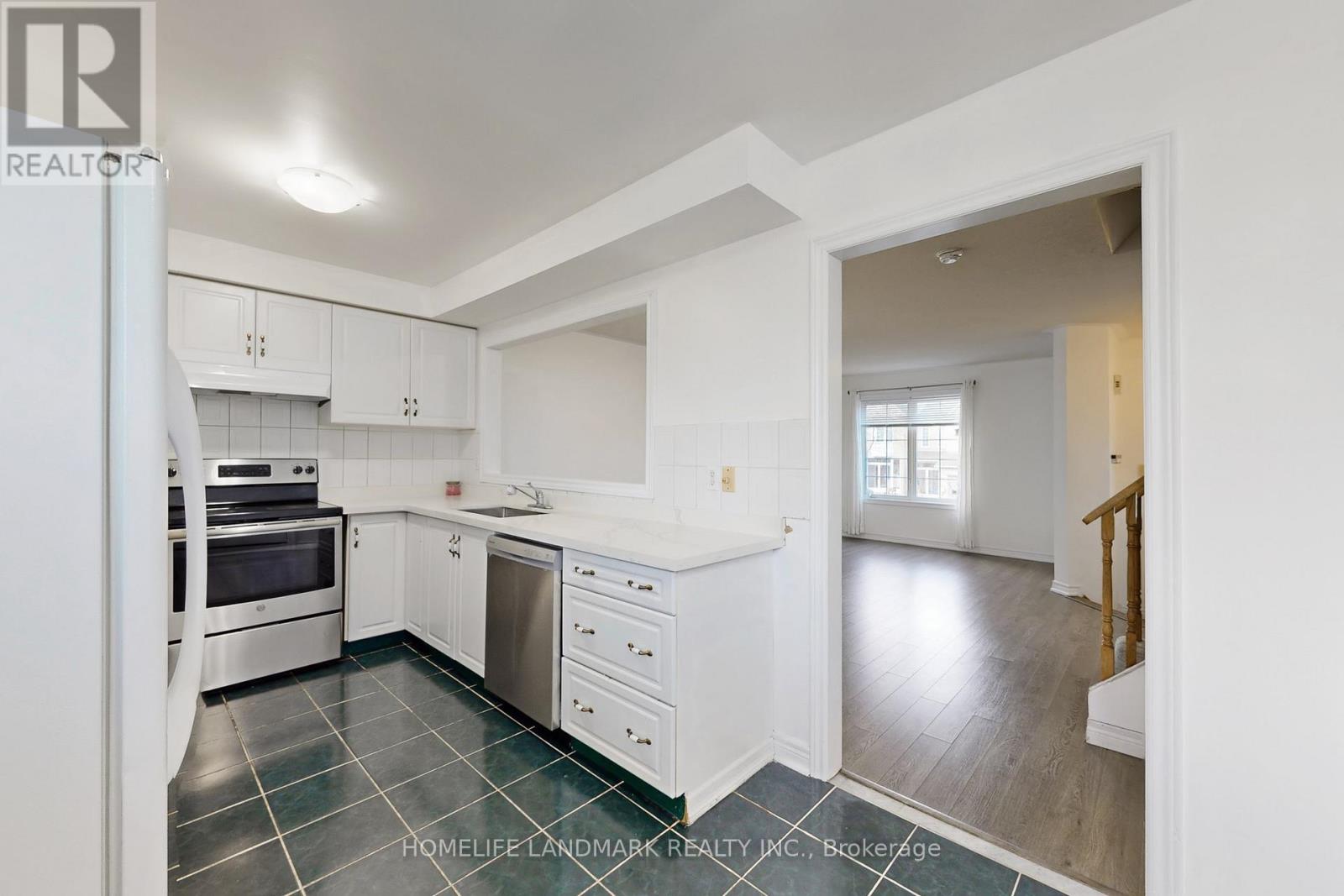 108 Sunway Square, Markham, Ontario  L3P 7X6 - Photo 11 - N12661600