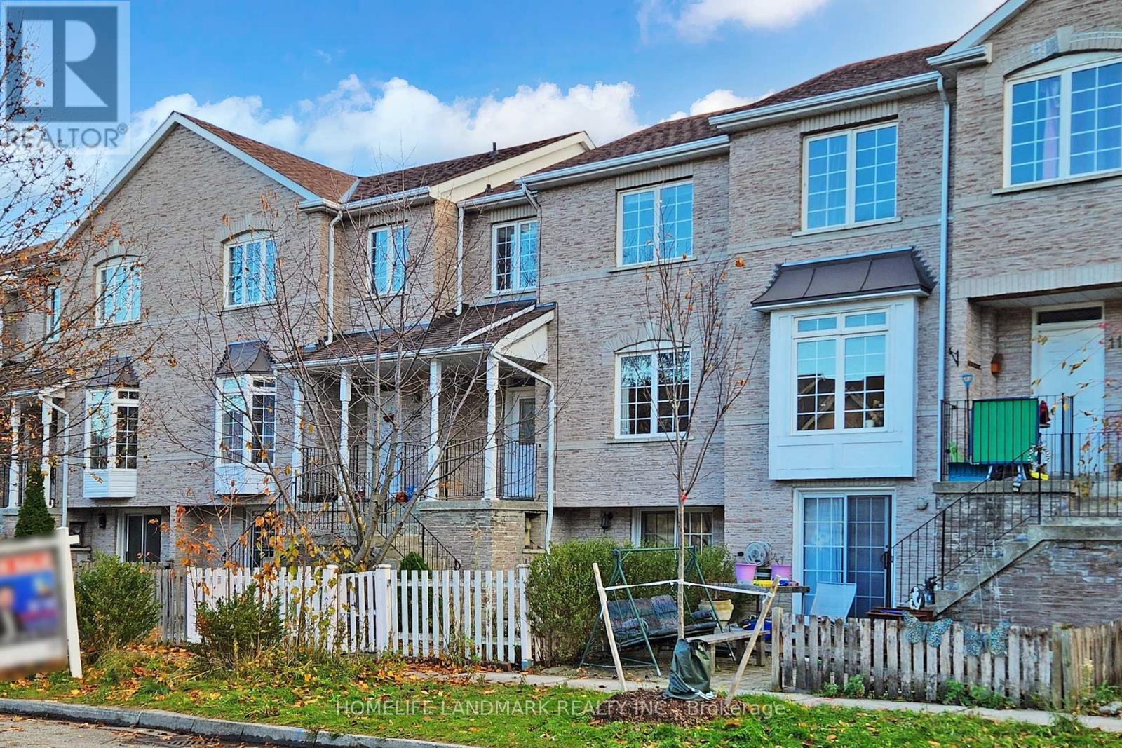 108 Sunway Square, Markham, Ontario  L3P 7X6 - Photo 2 - N12661600