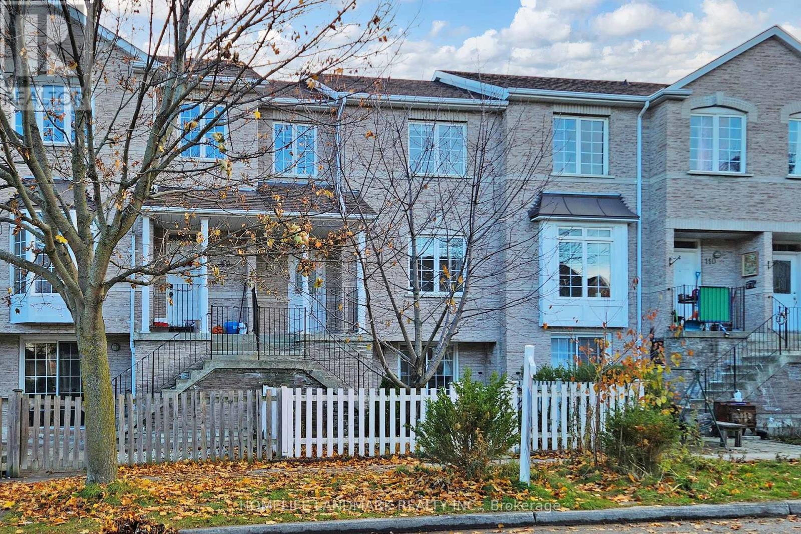 108 Sunway Square, Markham, Ontario  L3P 7X6 - Photo 3 - N12661600