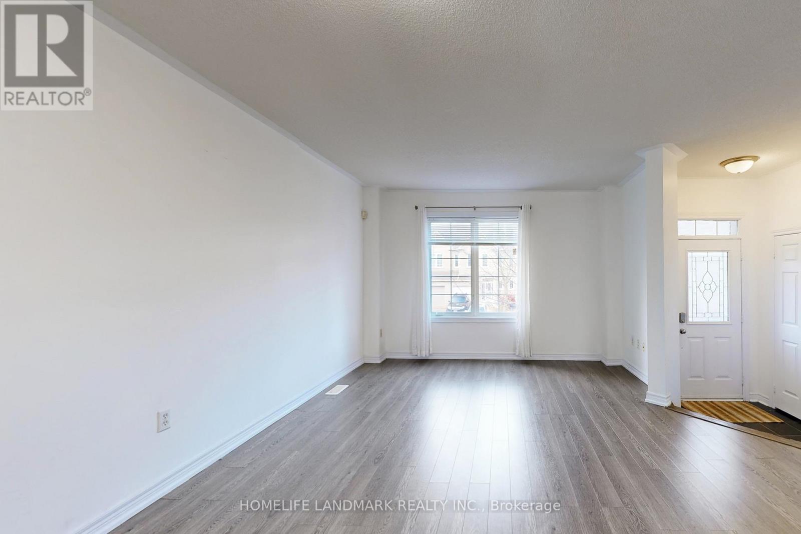 108 Sunway Square, Markham, Ontario  L3P 7X6 - Photo 5 - N12661600