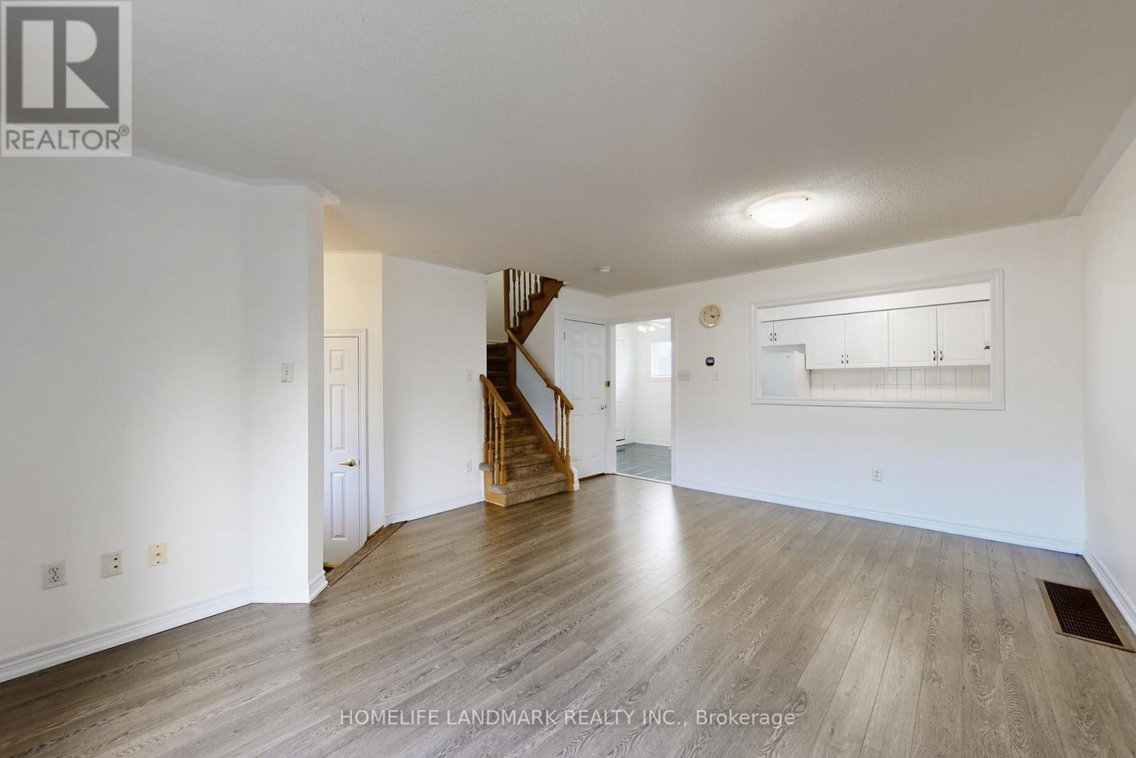 108 Sunway Square, Markham, Ontario  L3P 7X6 - Photo 7 - N12661600