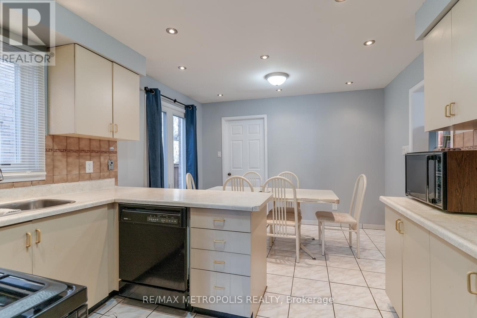 Main - 113 Cimmaron Street, Markham, Ontario  L3S 2G7 - Photo 10 - N12661658