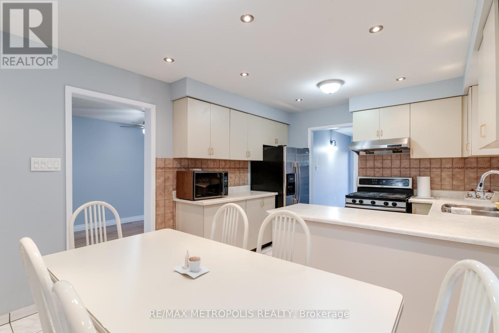 Main - 113 Cimmaron Street, Markham, Ontario  L3S 2G7 - Photo 13 - N12661658