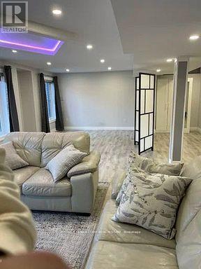 145 Cranbrook Crescent, Vaughan, Ontario  L4H 4L1 - Photo 2 - N12661662