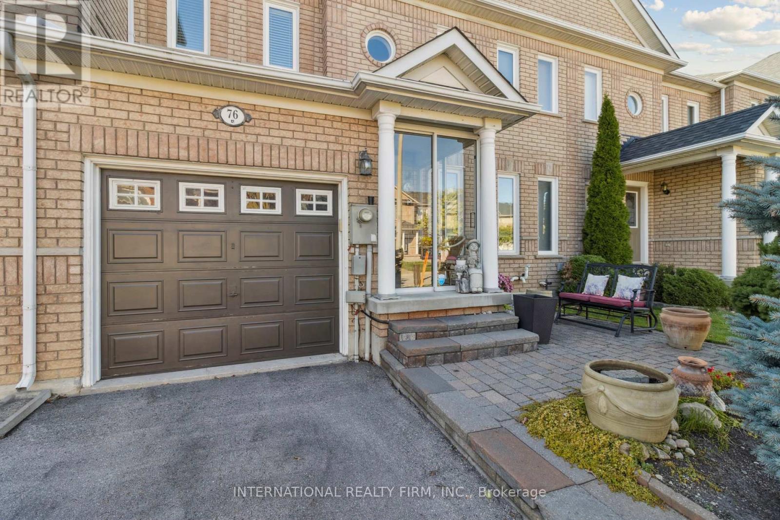 76 Timberwolf Crescent, Vaughan, Ontario  L4H 2W1 - Photo 2 - N12661714