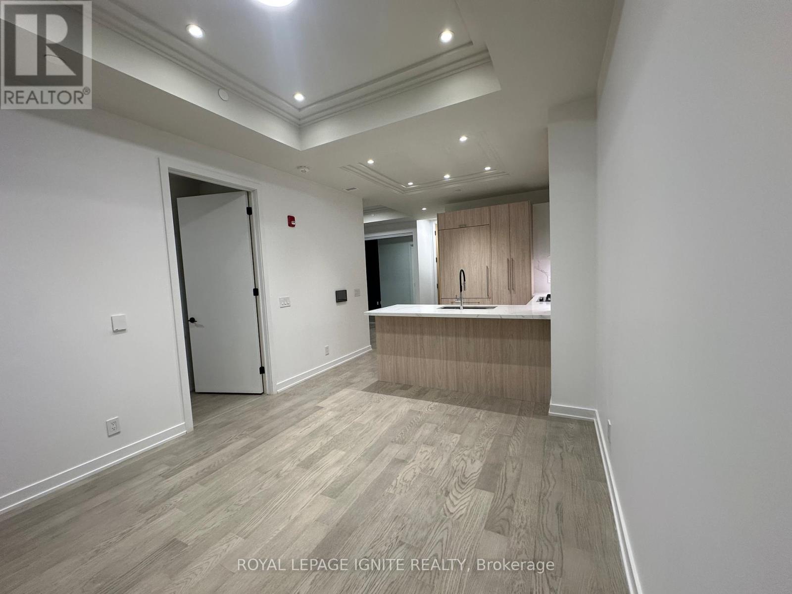 207 - 123 Maurice Drive, Oakville, Ontario  L6K 2W6 - Photo 14 - W12660974