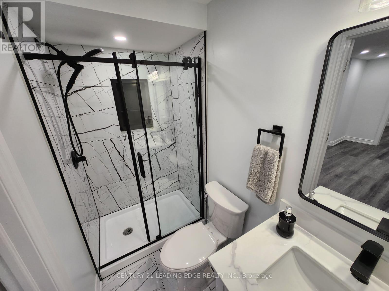 Lower - 6409 Saratoga Way, Mississauga, Ontario  L5N 7V7 - Photo 8 - W12660566