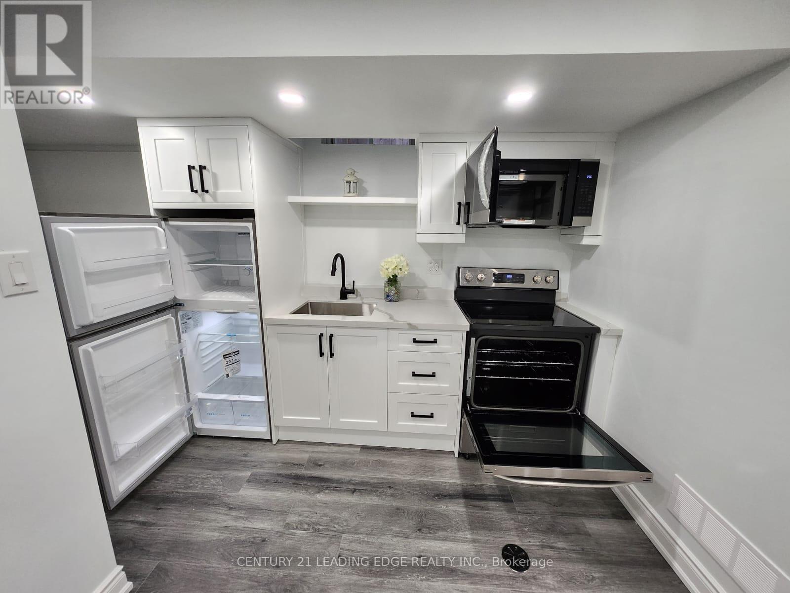 Lower - 6409 Saratoga Way, Mississauga, Ontario  L5N 7V7 - Photo 4 - W12660566