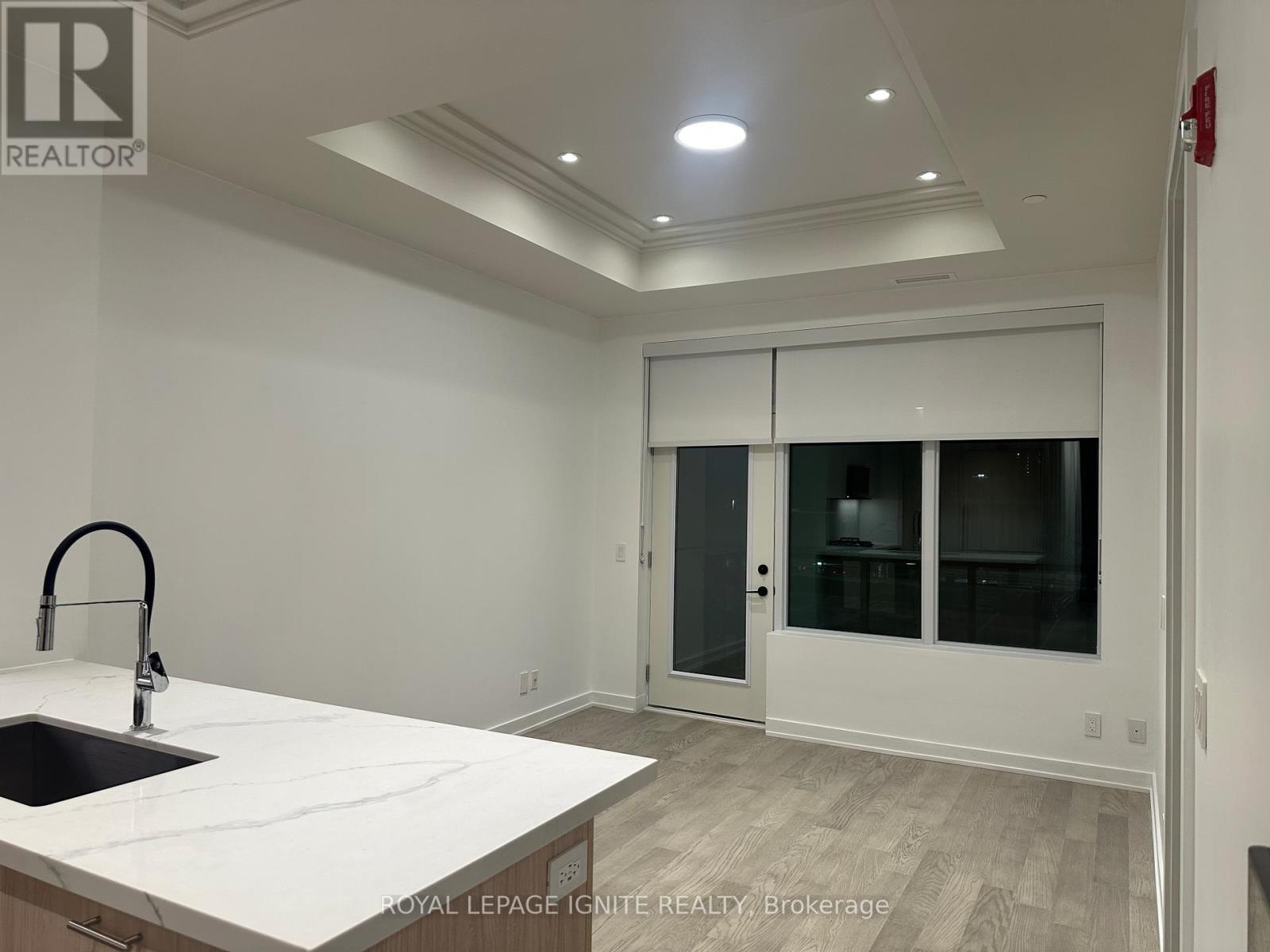 207 - 123 Maurice Drive, Oakville, Ontario  L6K 2W6 - Photo 15 - W12660974