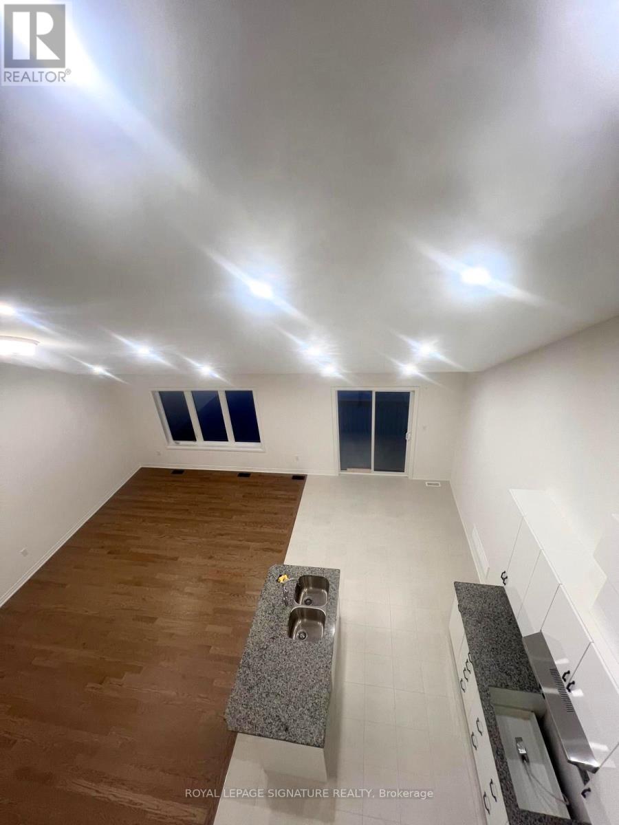 3146 Searidge Street, Severn, Ontario  L3V 0Y4 - Photo 5 - S12661624