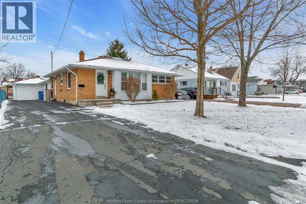 2691 Lloyd George Boulevard, Windsor, Ontario  N8T 2T6 - Photo 3 - 26000137