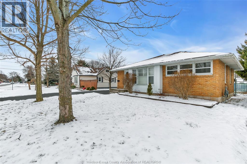 2691 Lloyd George Boulevard, Windsor, Ontario  N8T 2T6 - Photo 2 - 26000137